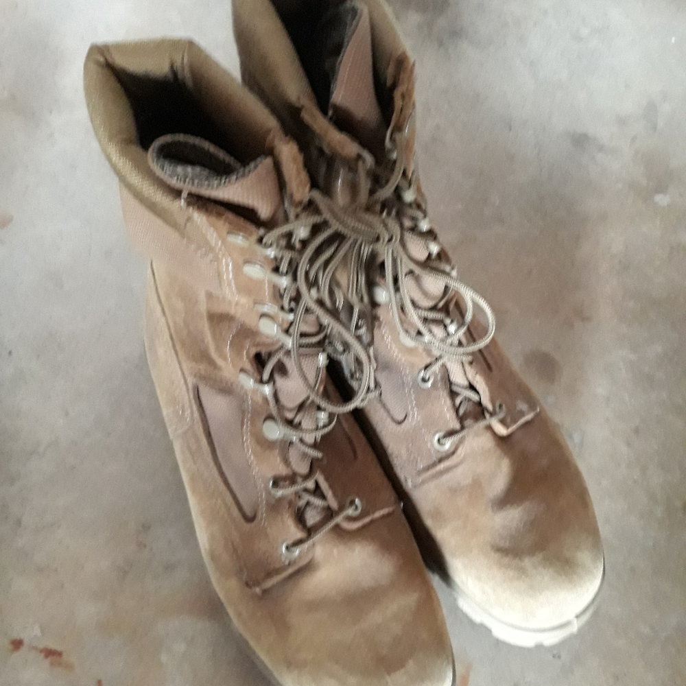 Bates Military Issued Combat Boots Oil Resistant